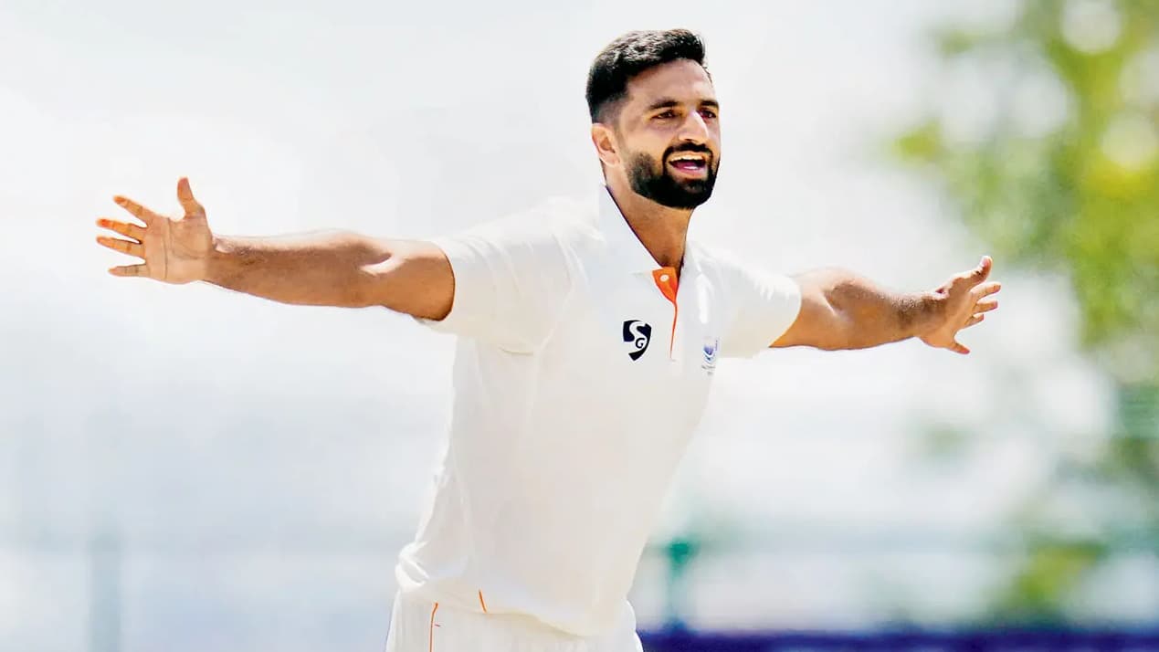 Auqib Nabi Bowling Records in Ranji Trophy 2025-26